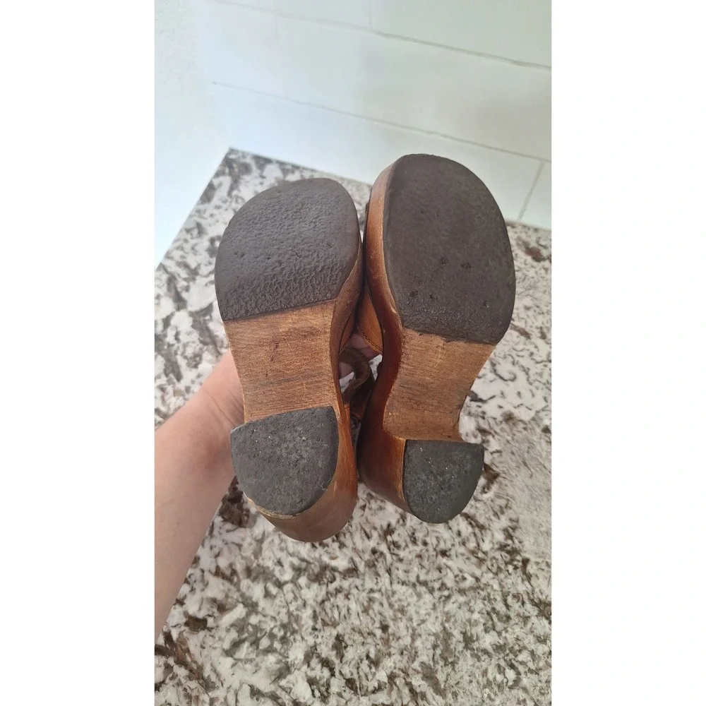 Vintage Bare Traps Tan Leather Wood Platform Sandals 70s T-Strap Sunburst Size 6